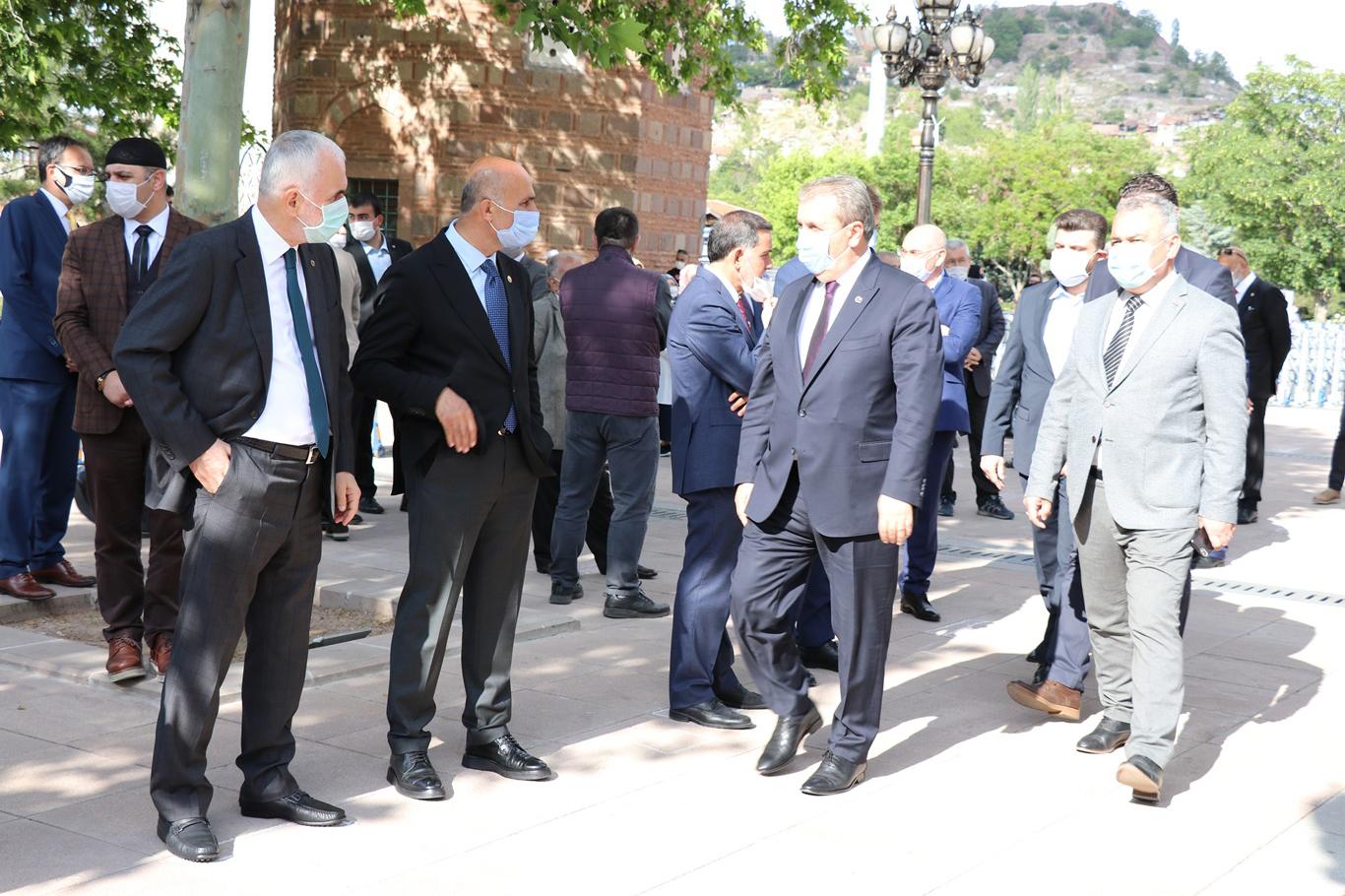 Ahmet Tekdal dualarla son yolculuğuna uğurlandı